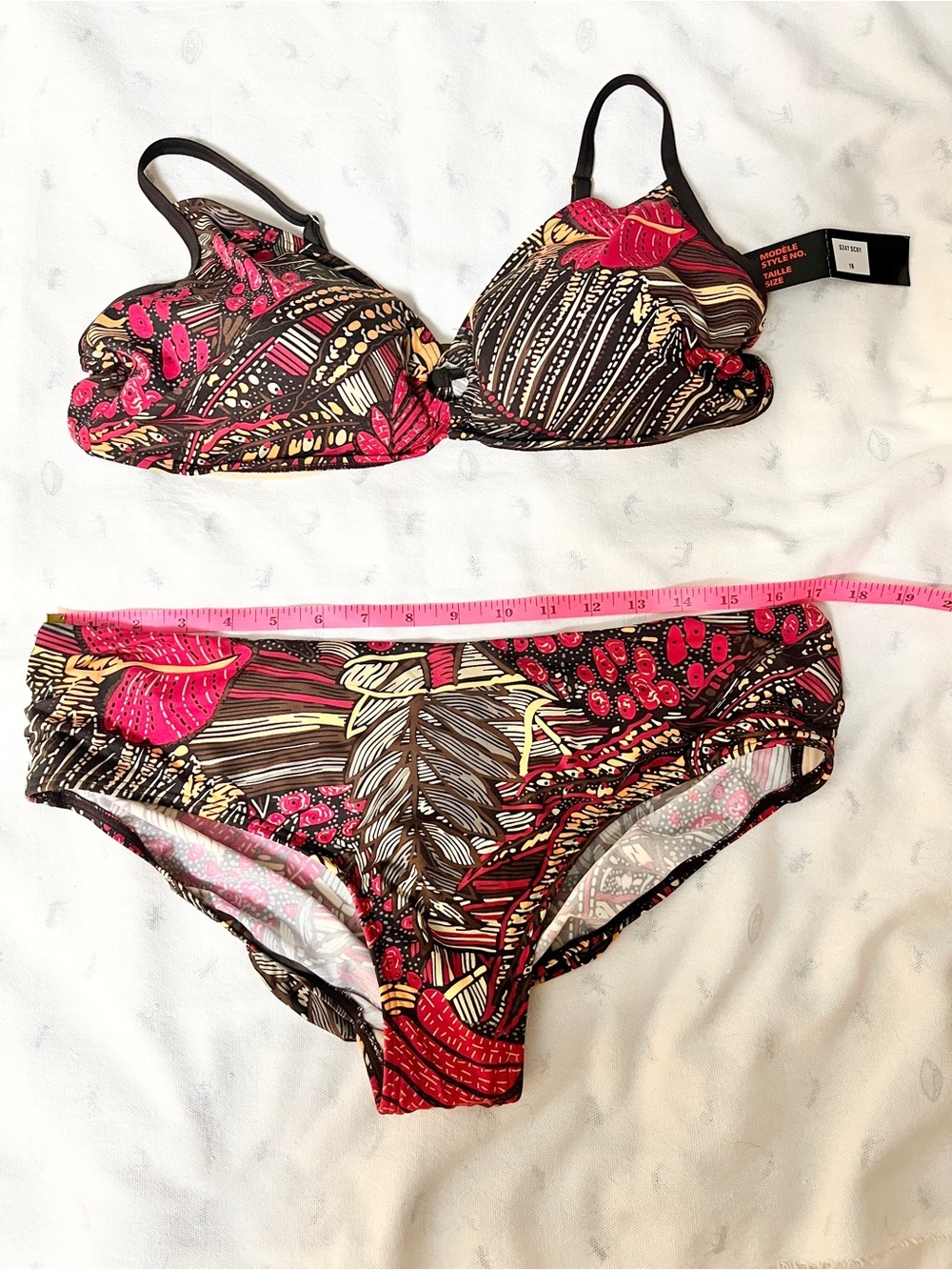 NWT Simon Chang Batik Tropical Floral Bikini Soft‑Cup Top Full‑Coverage 16 - Picture 11 of 12